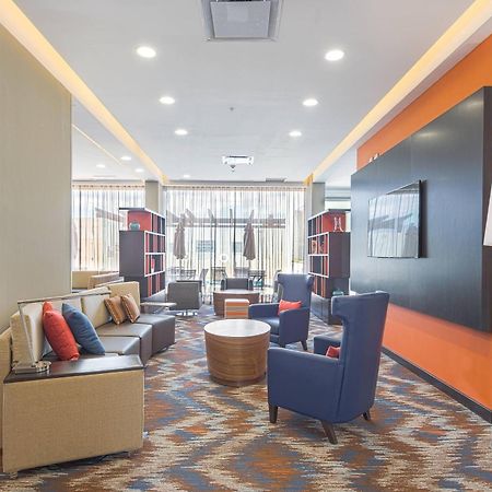 Courtyard By Marriott Салтильо Екстериор снимка