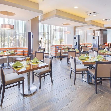 Courtyard By Marriott Салтильо Екстериор снимка