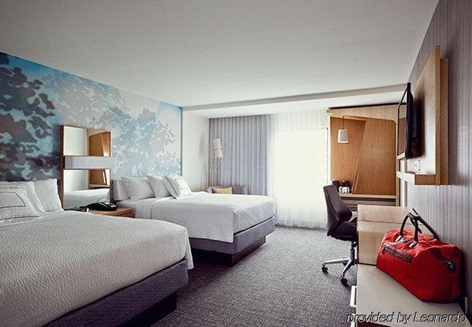 Courtyard By Marriott Салтильо Екстериор снимка